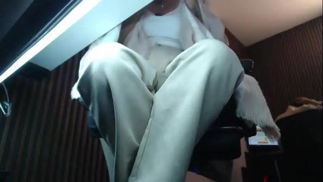 Image 10 of abbystones Stream on Chaturbate on 15 days ago