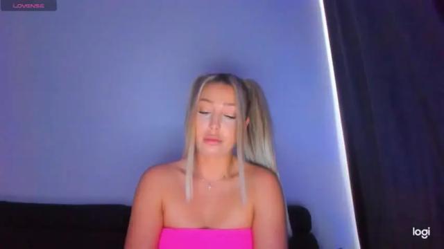 Image 8 of abella_soleill Stream on Chaturbate on 14 months ago