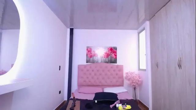 Image 4 of abigail_f00x Stream on Chaturbate on 1 month ago