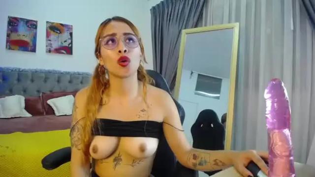 Image 3 of abigail_jhones Stream on Chaturbate on 27 months ago