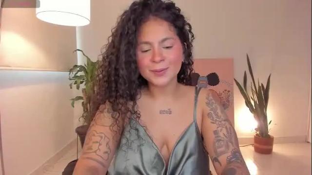 Image 10 of abigaill_13 Stream on Chaturbate on 4 months ago