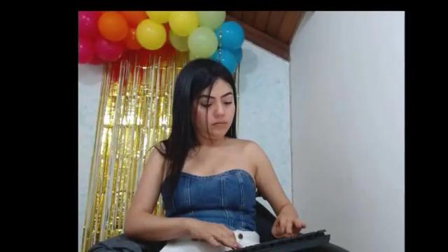 Image 8 of abril_9431 Stream on Chaturbate on 1 month ago