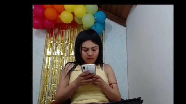 Image 2 of abril_9431 Stream on Chaturbate on 1 month ago