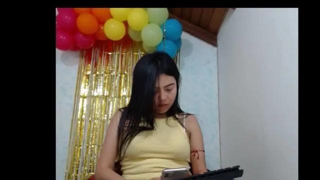 Image 4 of abril_9431 Stream on Chaturbate on 1 month ago