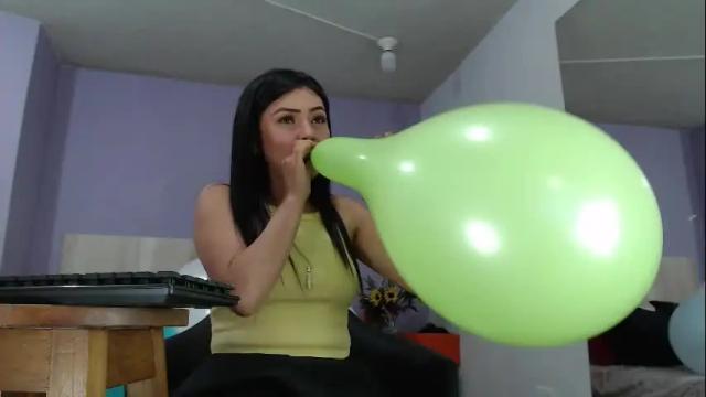 Image 4 of abril_9431 Stream on Chaturbate on 15 days ago