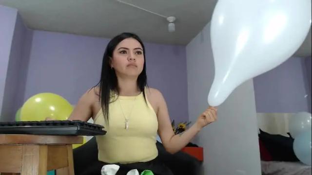 Image 6 of abril_9431 Stream on Chaturbate on 15 days ago