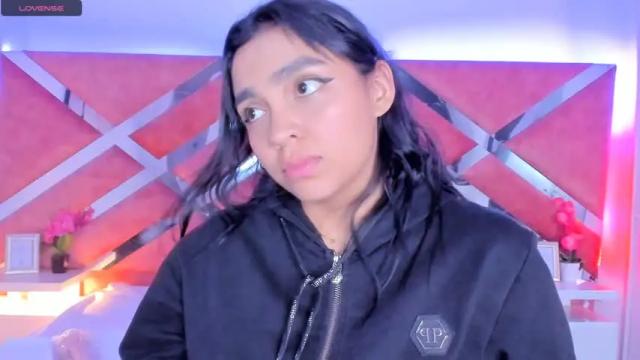 Image 2 of abril_gomez_11 Stream on Chaturbate on 20 months ago