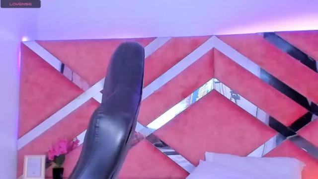 Image 6 of abril_gomez_11 Stream on Chaturbate on 20 months ago