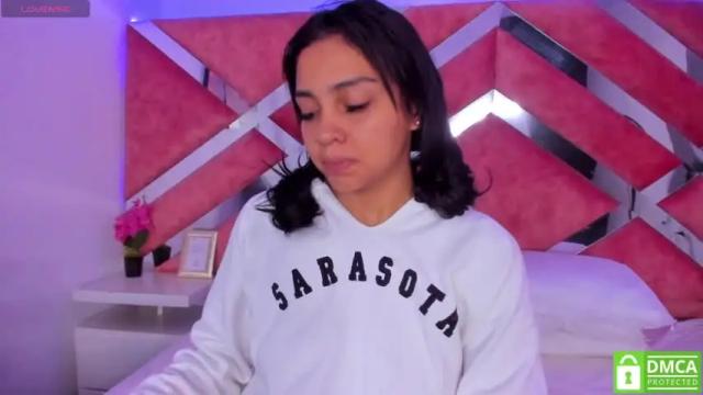 Image 2 of abril_gomez_11 Stream on Chaturbate on 18 months ago