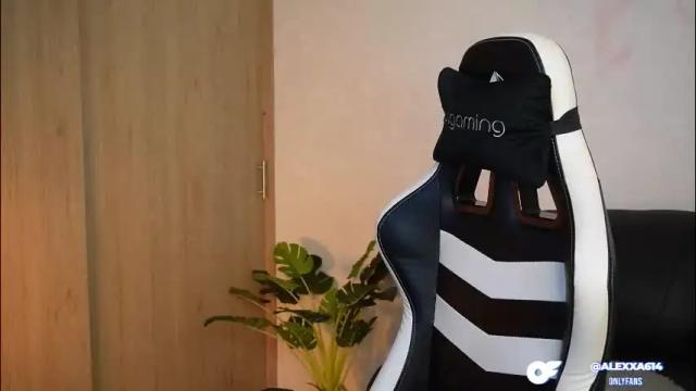 Image 3 of abril_w18 Stream on Chaturbate on 2 months ago