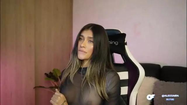 Image 3 of abril_w18 Stream on Chaturbate on 2 months ago