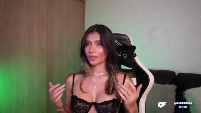 Image 8 of abril_w18 Stream on Chaturbate on 2 months ago