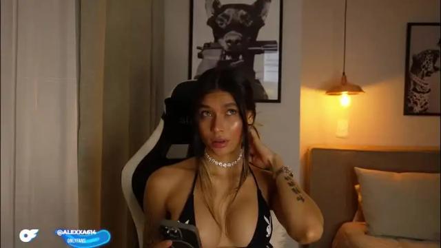 Image 12 of abril_w18 Stream on Chaturbate on 1 month ago