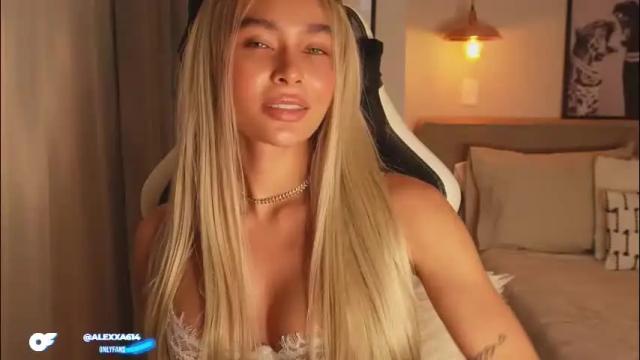 Image 6 of abril_w18 Stream on Chaturbate on 20 days ago