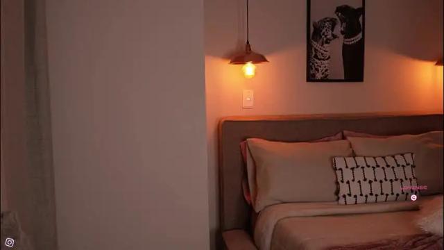 Image 2 of abril_w18 Stream on Chaturbate on 1 month ago