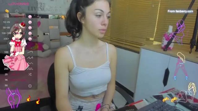 Image 3 of ada_esmeralda Stream on Chaturbate on 13 months ago
