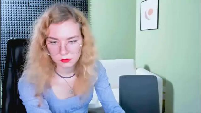 Image 2 of ada_makey Stream on Chaturbate on 17 months ago