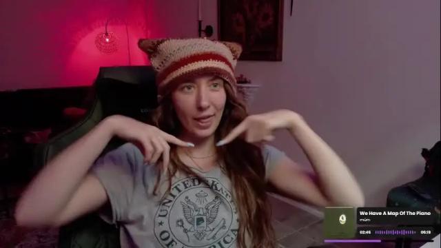 Image 4 of adalinarae Stream on Chaturbate on 27 days ago