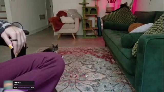 Image 4 of adalinarae Stream on Chaturbate on 3 months ago