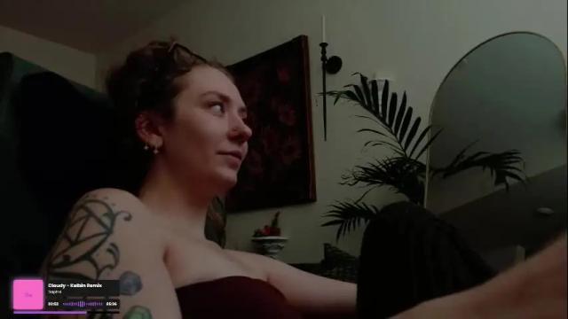 Image 11 of adalinarae Stream on Chaturbate on 3 months ago