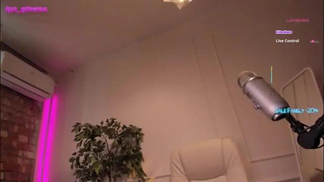 Image 8 of adalyn_glow Stream on Chaturbate on 1 month ago