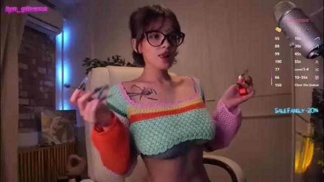 Image 2 of adalyn_glow Stream on Chaturbate on 1 month ago