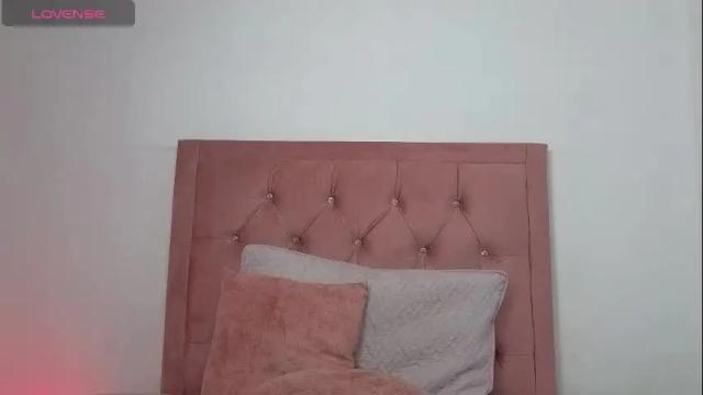Image 2 of adara_lennox Stream on Chaturbate on 2 months ago