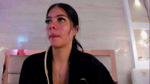 Image 3 of adara_scot Stream on Chaturbate on 1 month ago