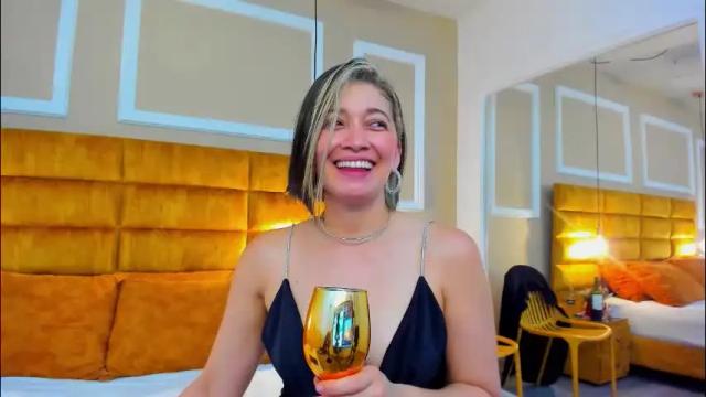 Image 2 of adarussell Stream on Chaturbate on 1 month ago