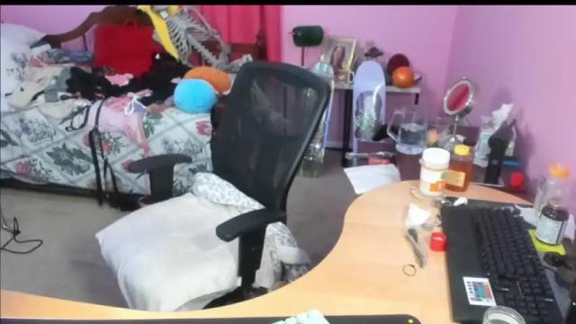 Image 11 of addibabeee Stream on Chaturbate on 20 months ago
