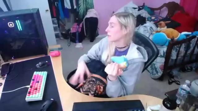 Image 11 of addibabeee Stream on Chaturbate on 17 months ago