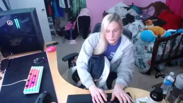 Image 7 of addibabeee Stream on Chaturbate on 17 months ago