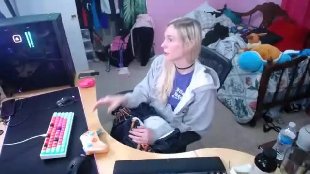 Image 8 of addibabeee Stream on Chaturbate on 17 months ago