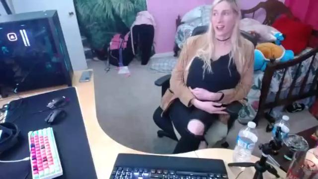 Image 11 of addibabeee Stream on Chaturbate on 9 months ago