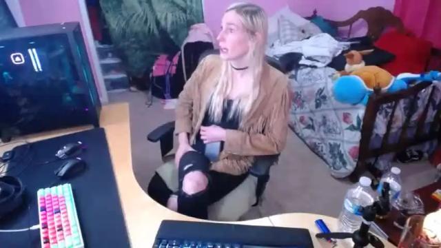 Image 4 of addibabeee Stream on Chaturbate on 9 months ago