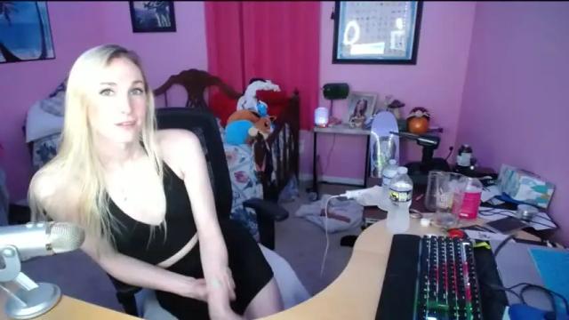 Image 7 of addibabeee Stream on Chaturbate on 8 months ago