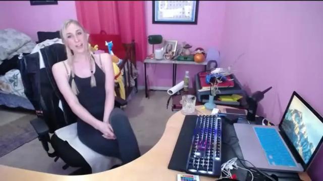 Image 3 of addibabeee Stream on Chaturbate on 14 months ago