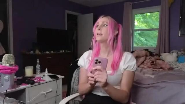 Image 10 of addibabeee Stream on Chaturbate on 5 days ago