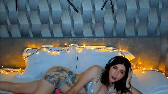 Image 2 of addicting_alice Stream on Chaturbate on 4 months ago