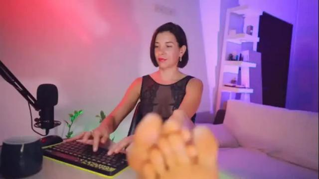Image 2 of addictsqueen Stream on Chaturbate on 23 days ago
