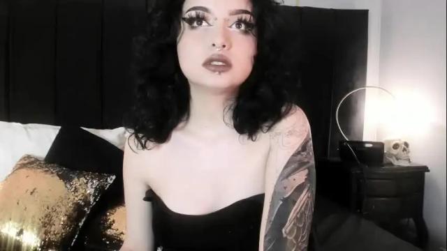 Image 3 of adeelinee Stream on Chaturbate on 24 days ago