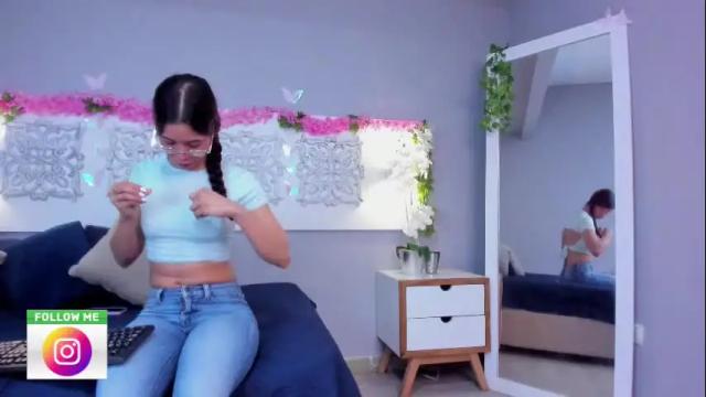 Image 3 of adelaa_11 Stream on Chaturbate on 1 month ago