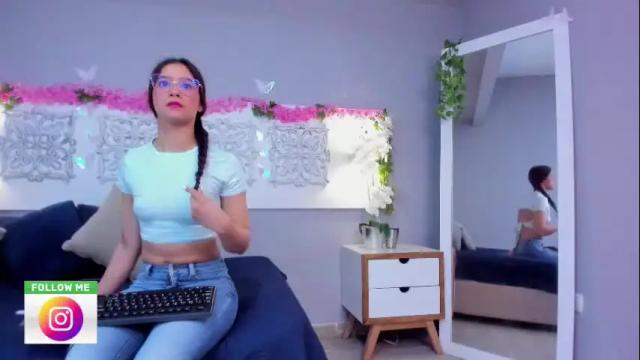 Image 4 of adelaa_11 Stream on Chaturbate on 1 month ago