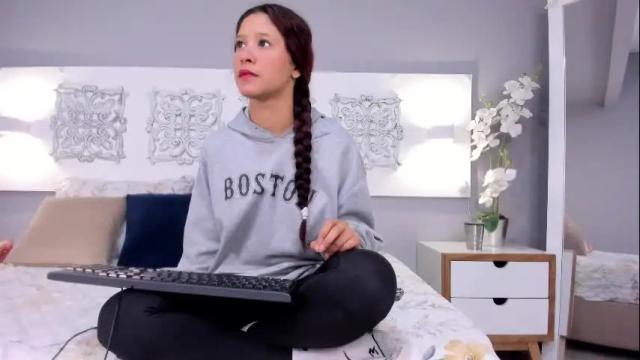 Image 2 of adelaa_11 Stream on Chaturbate on 2 months ago