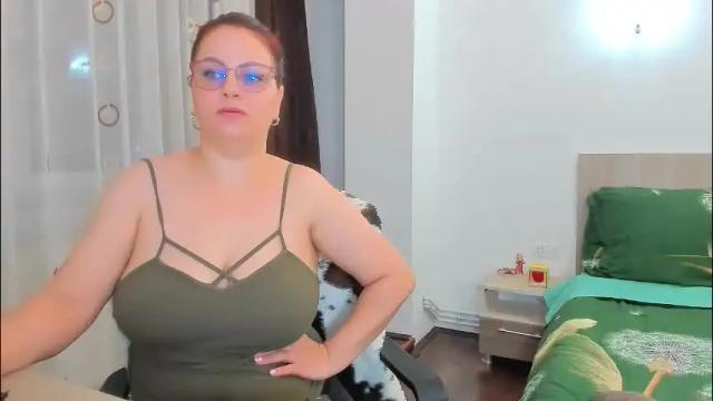 Image 8 of adelamilfsexy Stream on Chaturbate on 1 month ago