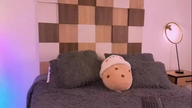 Image 2 of adele_carter_ Stream on Chaturbate on 11 days ago