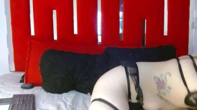 Image 3 of adele_johnnson Stream on Chaturbate on 18 months ago