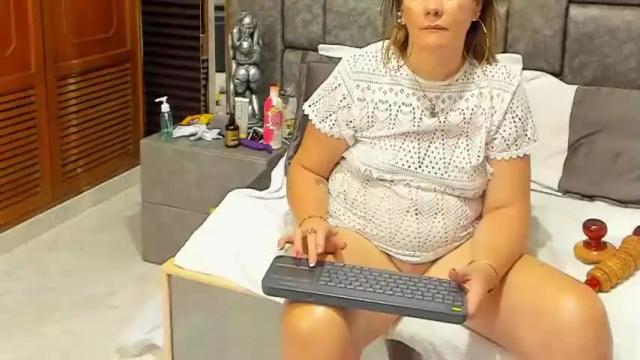 Image 10 of adelecooper_ Stream on Chaturbate on 19 months ago