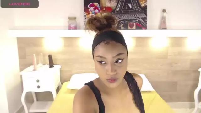 Image 2 of adelehottman Stream on Chaturbate on 18 months ago