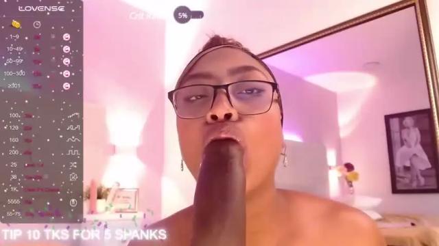Image 6 of adelehottman Stream on Chaturbate on 18 months ago
